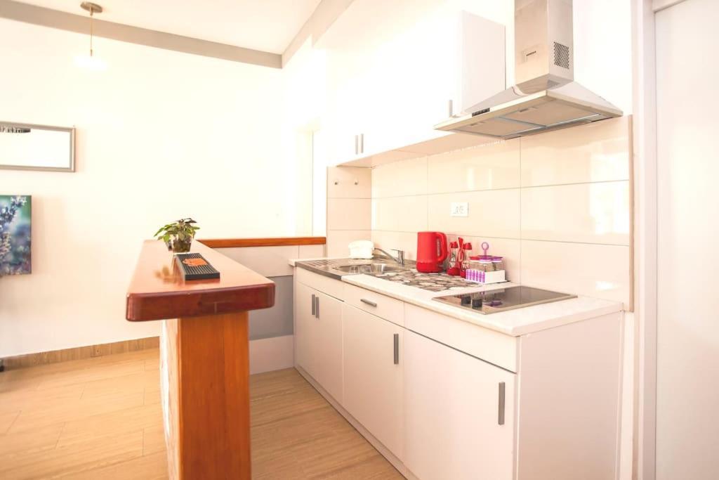 Apartman Den,Rovinj Oaza U Centru Grada I Besplatnim Parkingom Apartment Exterior photo